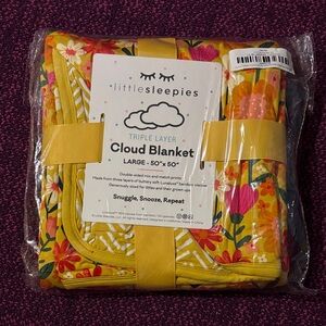 Little Sleepies sunny garden blanket